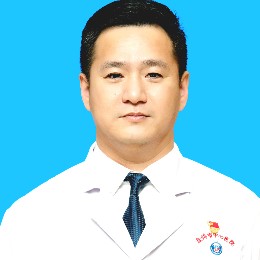 侯伟